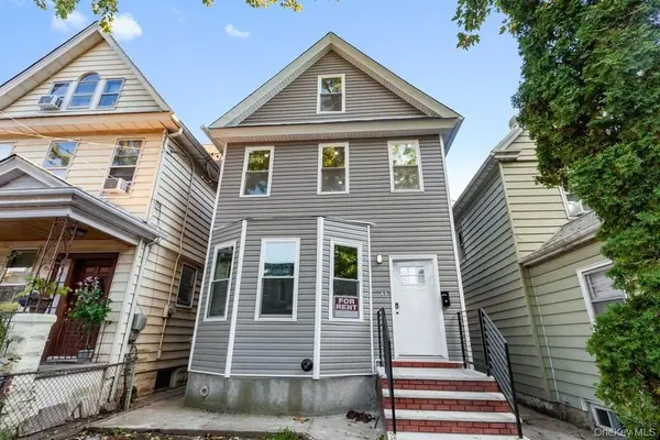10418 89th AVE, Richmond Hill, NY 11418