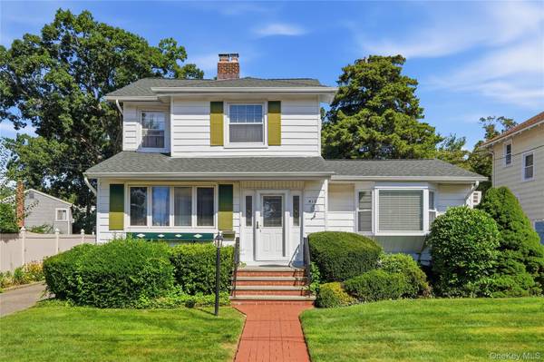 410 Clinton ST, Bellmore, NY 11710