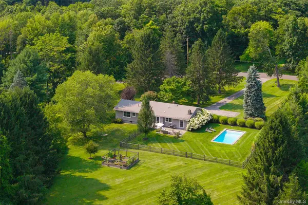 62 Frost RD, Rhinebeck, NY 12572
