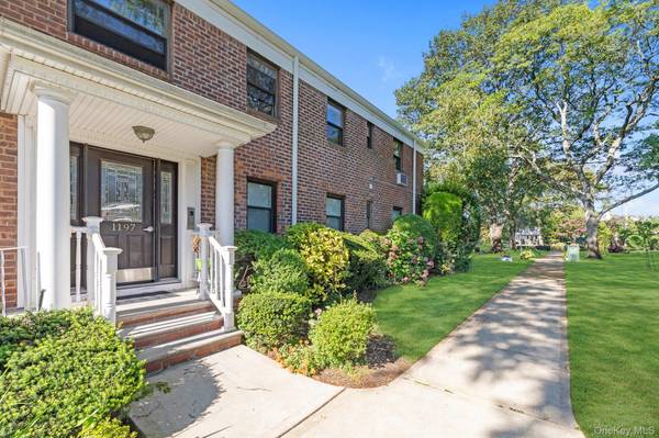 1197 E broadway #K24, Hewlett, NY 11557