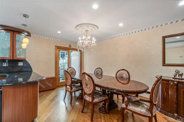 137-66 70th RD, Kew Garden Hills, NY 11367