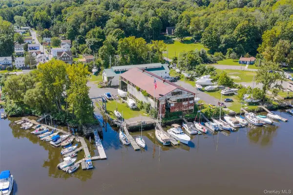 140 1st ST, Esopus, NY 12417