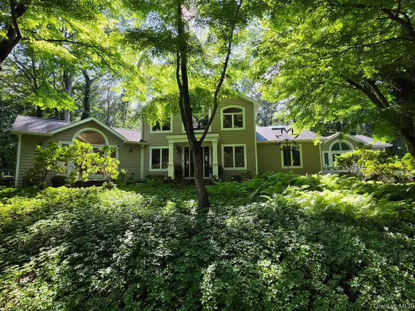 29 Farm RD, Head Of The Harbor, NY 11780