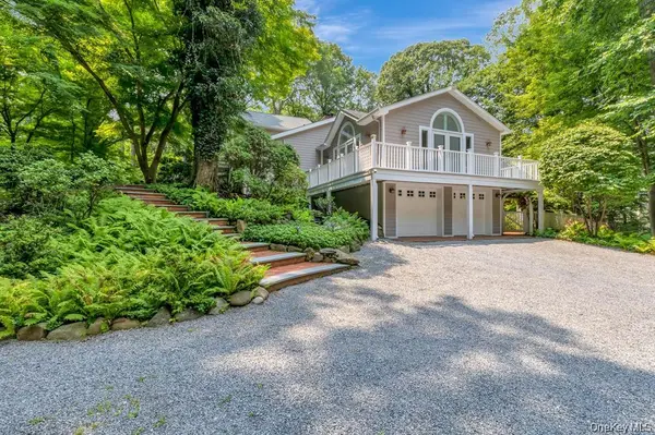 29 Farm RD, Head Of The Harbor, NY 11780
