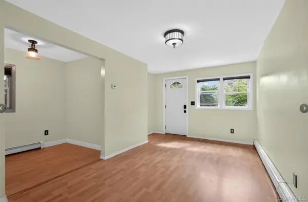 2084 Washington ST, Merrick, NY 11566