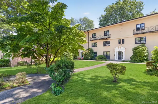 6 Manchester RD #2L, Eastchester, NY 10709