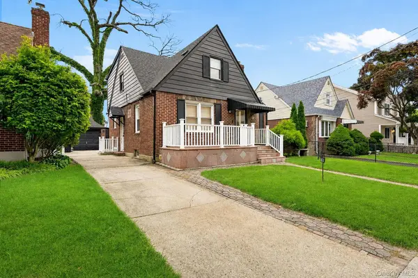 169 Rintin ST, Franklin Square, NY 11010