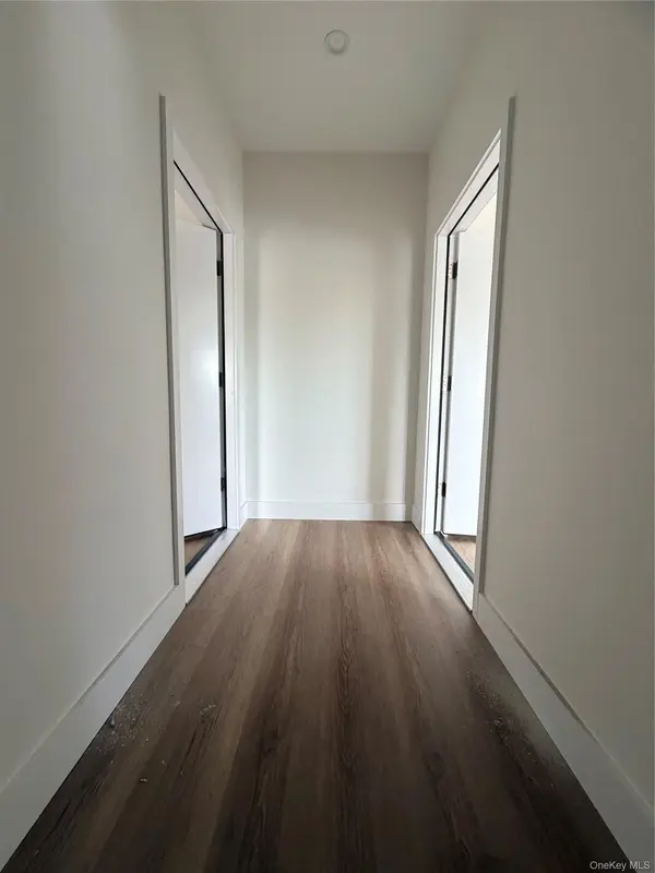 1220 Doges Prom #2A, Copiague, NY 11757