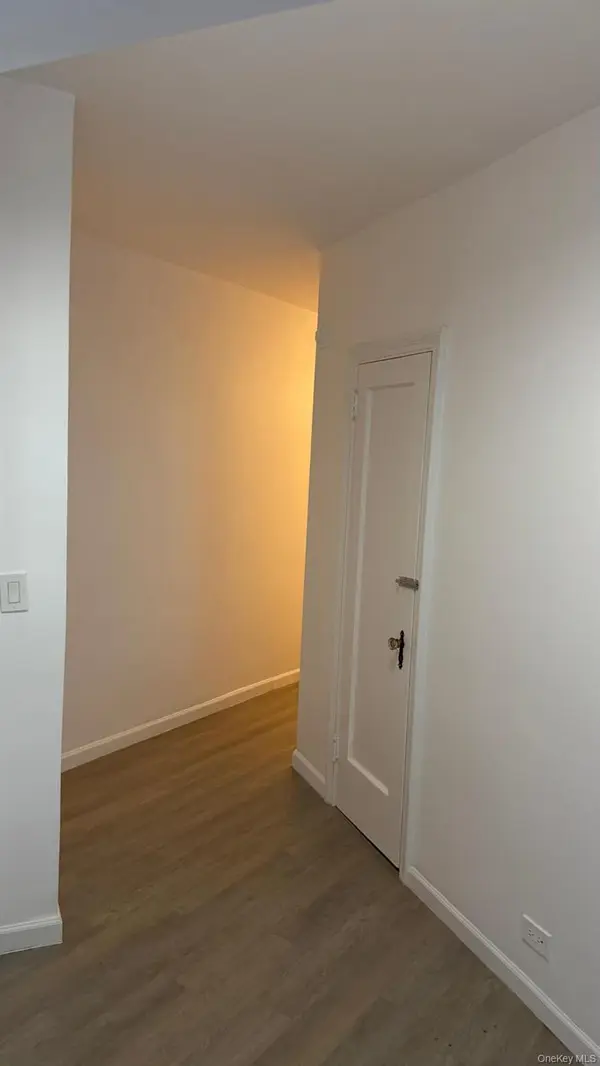 44-14 Newtown RD #3T, Astoria, NY 11103