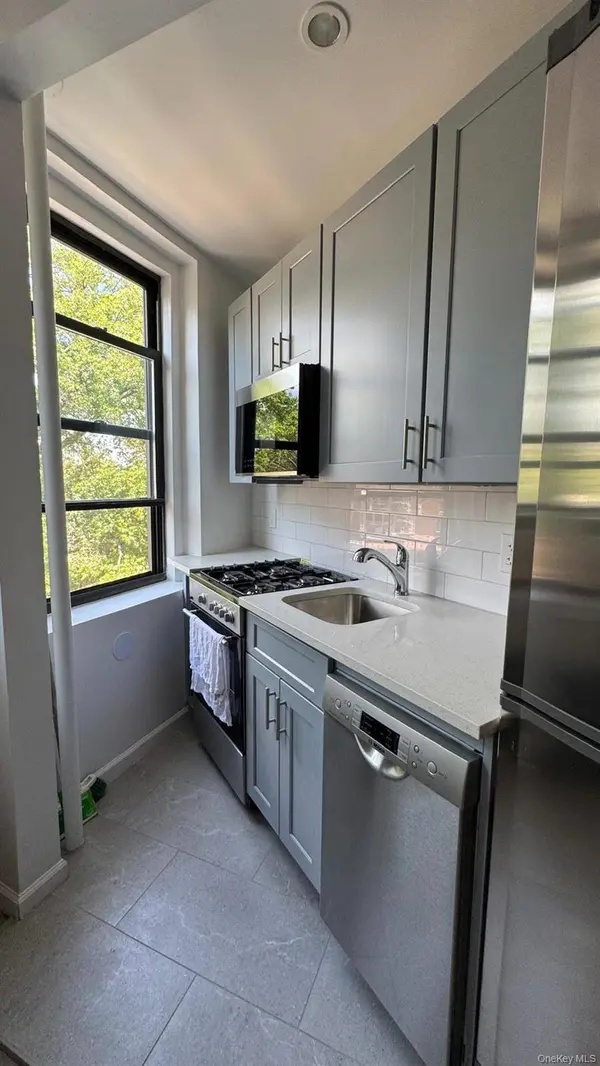 44-14 Newtown RD #3T, Astoria, NY 11103