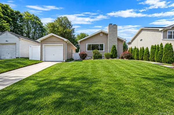 5 Willets DR, Syosset, NY 11791