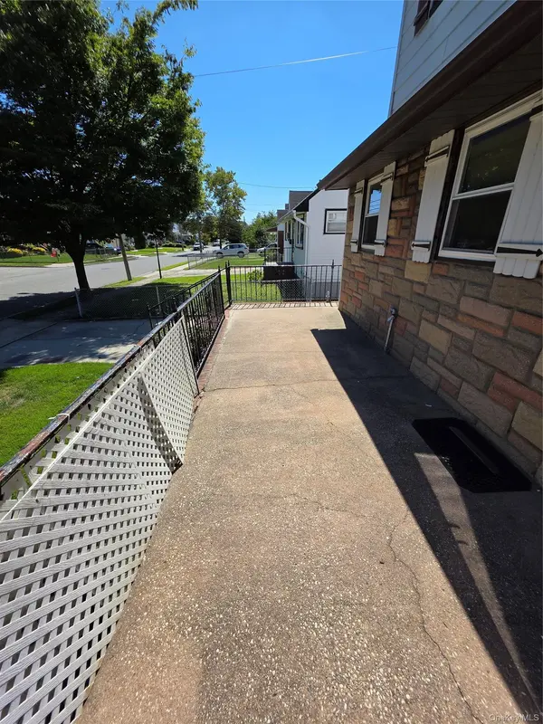66 Gates AVE #1, Valley Stream, NY 11580