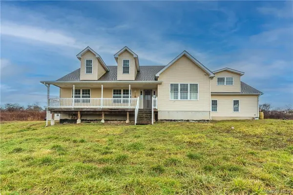 66 Mulberry LN, Milton, NY 12547