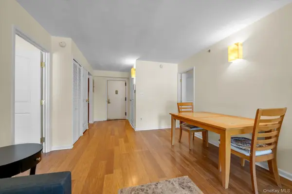 6434 Grand Central Pkwy #3G, Forest Hills, NY 11375