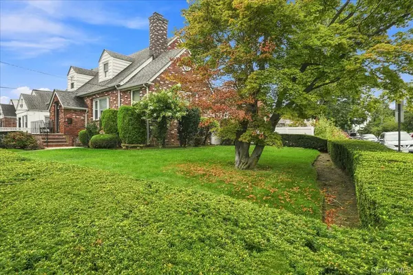 4 Holly ST, Yonkers, NY 10704
