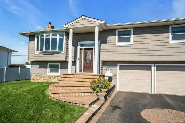 25 Heather CRES, Commack, NY 11725