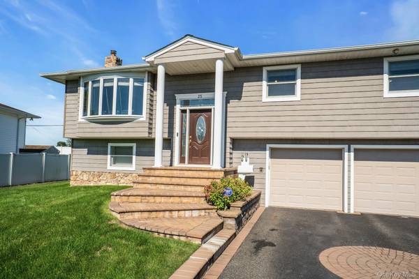 25 Heather CRES, Commack, NY 11725