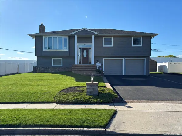 25 Heather CRES, Commack, NY 11725