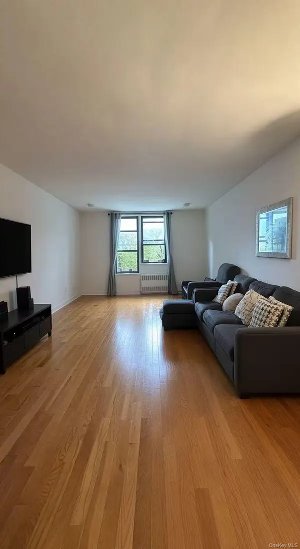 86-10 Grand AVE #4D, Elmhurst, NY 11373
