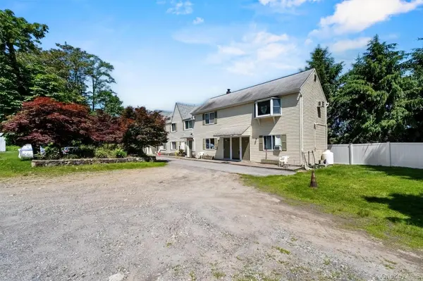 1860 E Main ST #E, Mohegan Lake, NY 10547