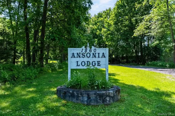 1860 E Main ST #E, Mohegan Lake, NY 10547