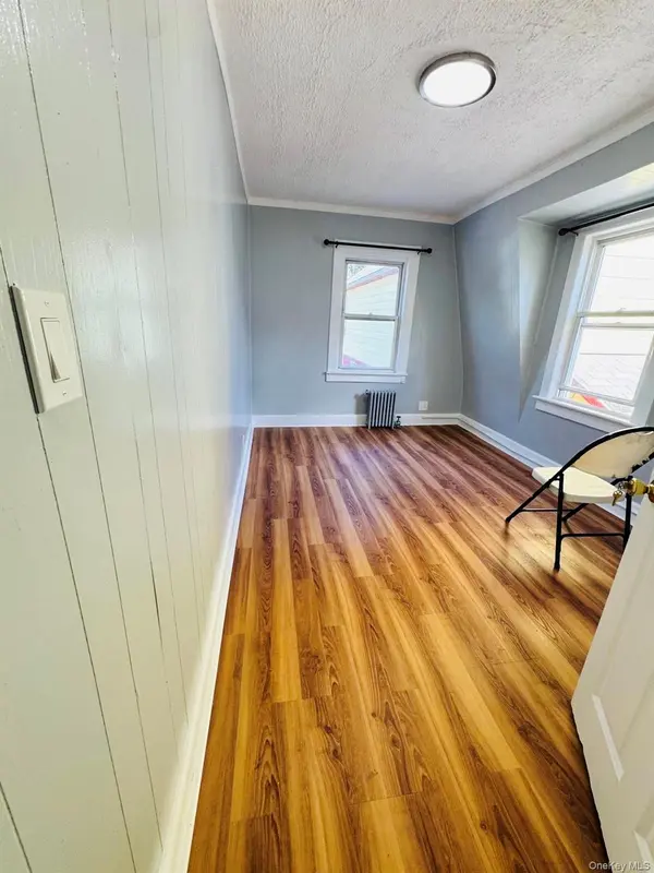 89-10 182nd ST #2nd floor, Hollis, NY 11423