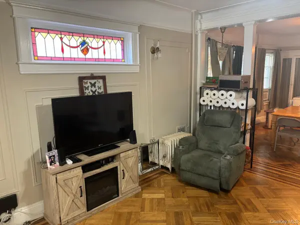 121-13 Hillside AVE, Richmond Hill, NY 11418