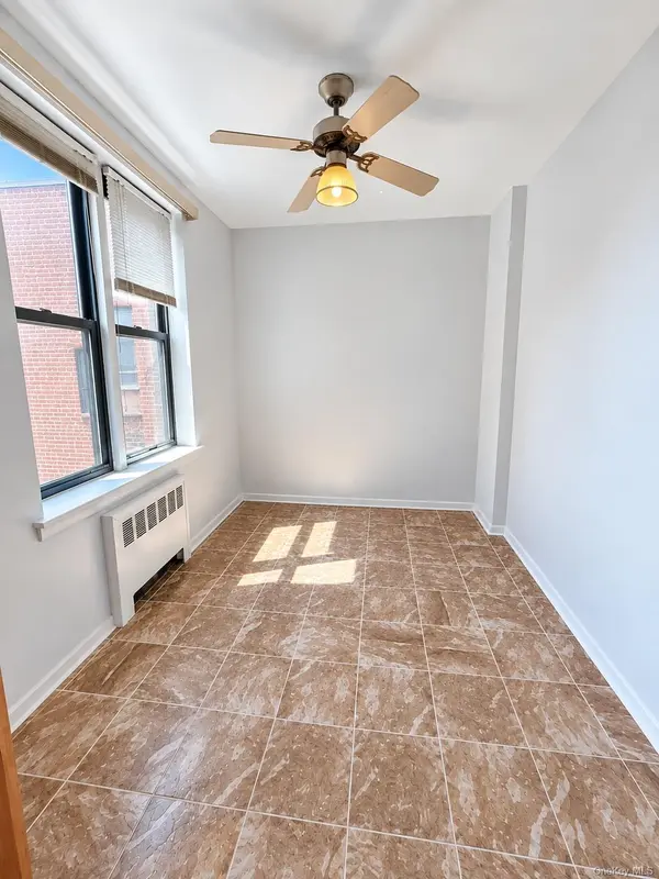 740 E 232nd ST #6G, Bronx, NY 10466