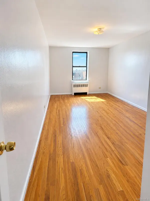 740 E 232nd ST #6G, Bronx, NY 10466