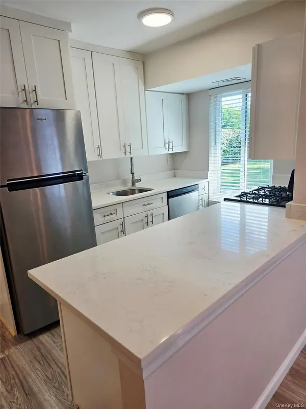 27 Fargo CT #27, Coram, NY 11727