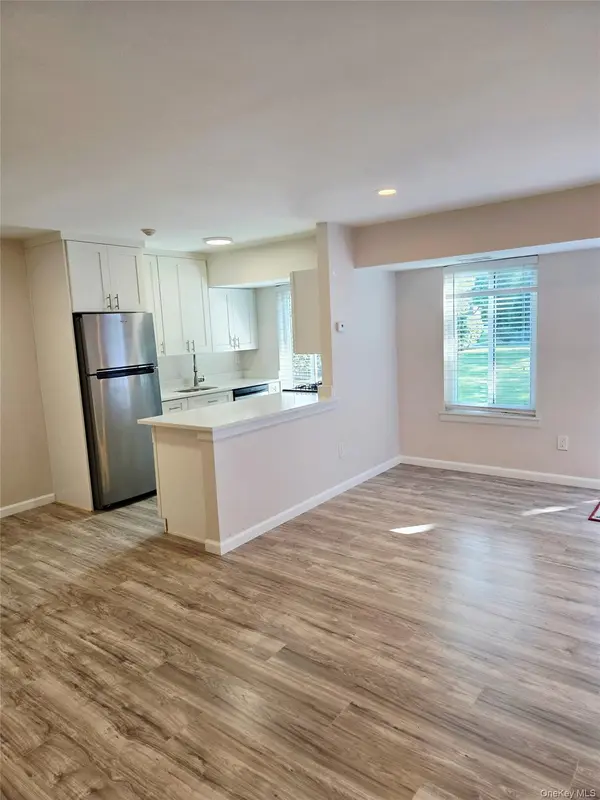27 Fargo CT #27, Coram, NY 11727