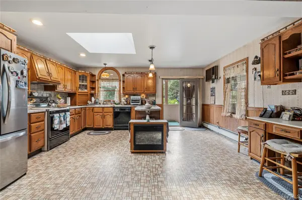 2473 New York AVE, Melville, NY 11747