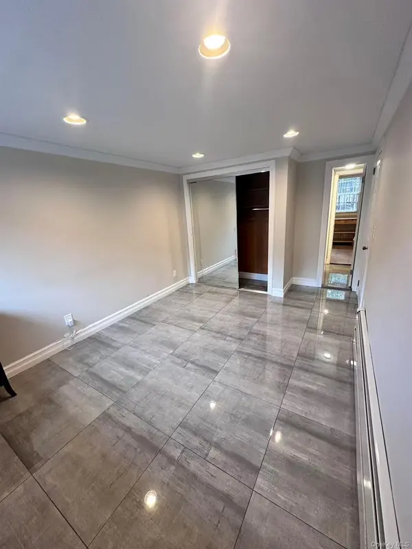 6636 Alderton ST, Rego Park, NY 11374