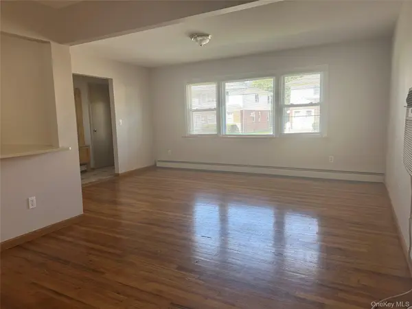 8 Miriam ST #1, Valley Stream, NY 11581