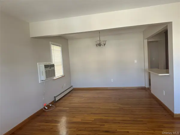 8 Miriam ST #1, Valley Stream, NY 11581