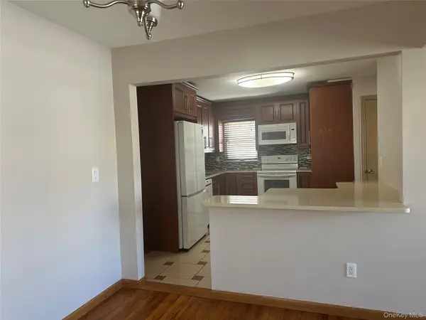 8 Miriam ST #1, Valley Stream, NY 11581
