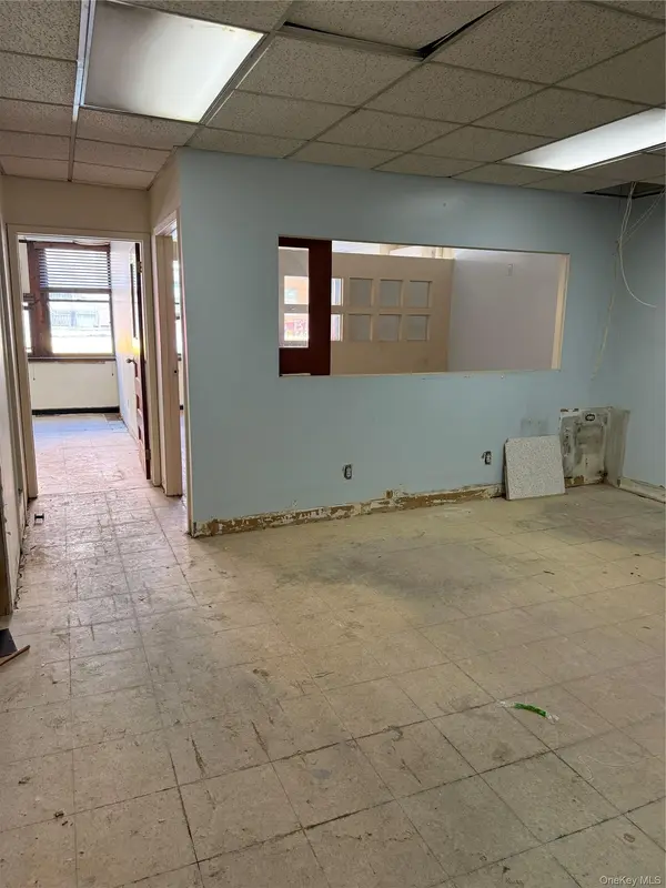 13526 Roosevelt AVE #2F, Flushing, NY 11354
