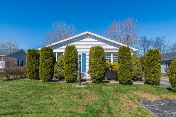 19 Biscayne Blvd, Poughkeepsie, NY 12603