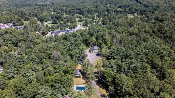 20 Country Club LN, Woodstock, NY 12498