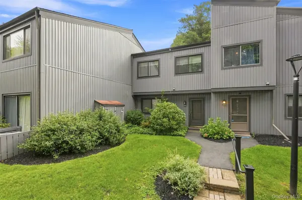 1905 Magnolia WALK, Poughkeepsie, NY 12603