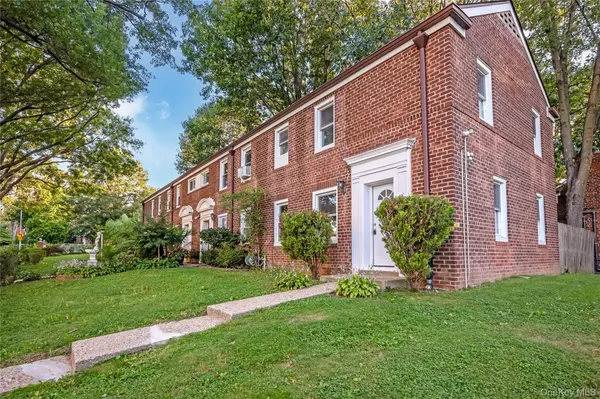 80-14 150th #25D, Jamaica, NY 11435