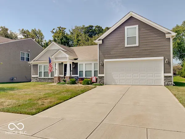5742 Deer Valley CT, Columbus, IN 47201