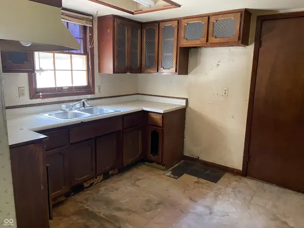 8705 E 45th, Indianapolis, IN 46226