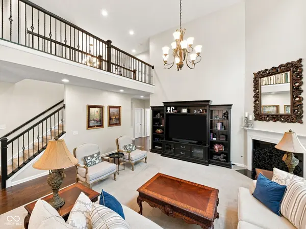 6411 Blackstone, Zionsville, IN 46077