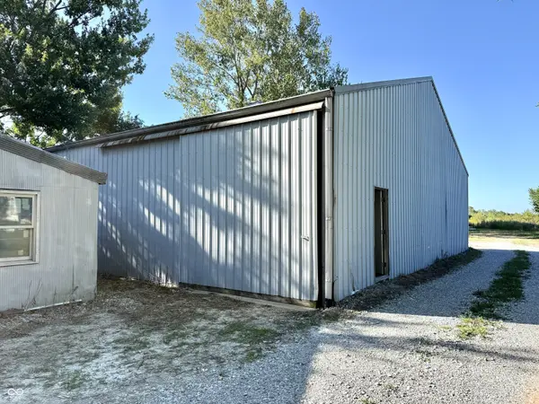 842 W Cutsinger RD, Greenwood, IN 46143