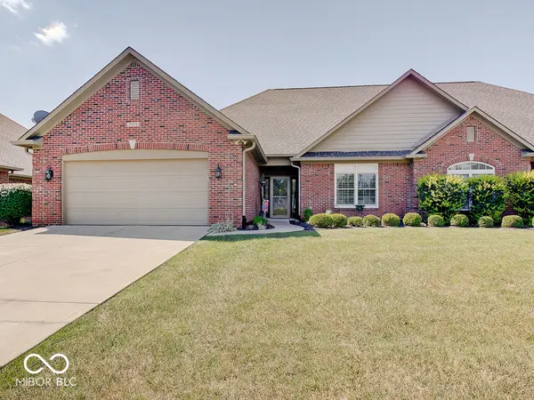 2814 Stones Bay DR, Greenwood, IN 46143