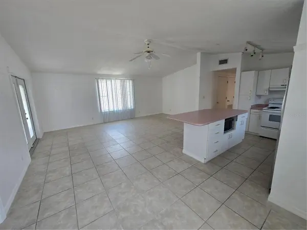 2804 AVENUE C, Holmes Beach, FL 34217