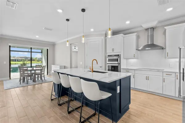 5755 BLUESTAR CT, Lakewood Ranch, FL 34211