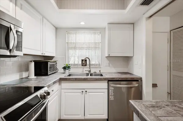 2753 GOLF COURSE DR #104, Sarasota, FL 34234