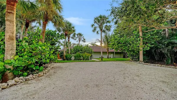 2417 CASEY KEY RD, Nokomis, FL 34275